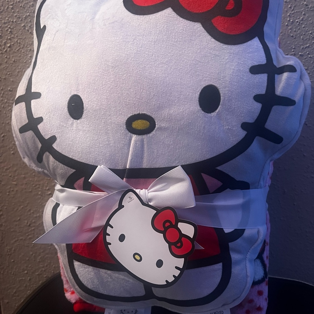 Hello kitty blanket and pillow set